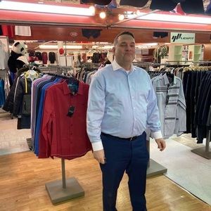 Meet your Posher, Denis